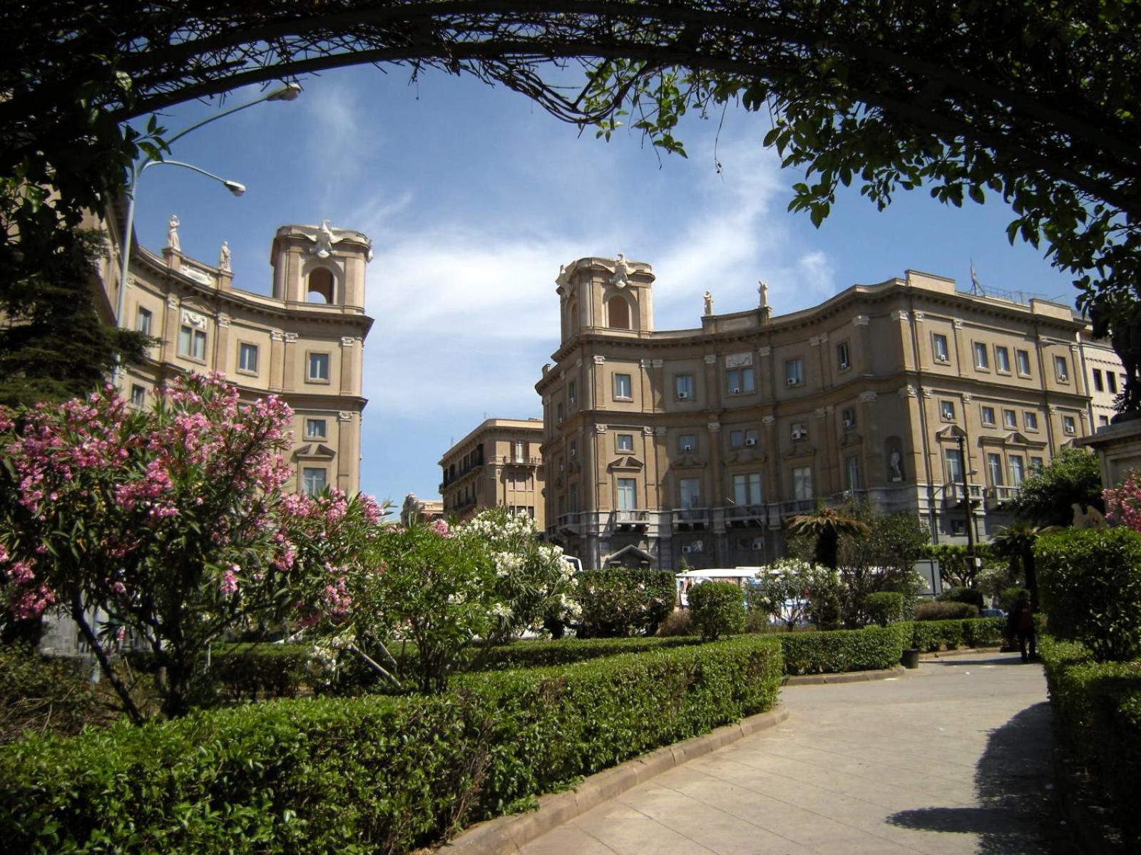 Apartament Dimora Di Maury A Due Passi Dai Trasporti E Da Ballaro Palermo Dış mekan fotoğraf